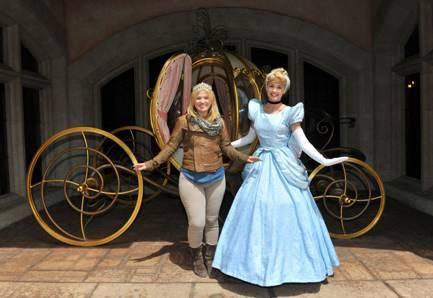 Kelly Clarkson et son conte de fées à Disneyland Paris