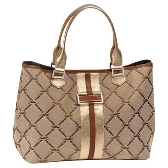 Une tendance brillante / A brilliant trend Une tendance brillante / A brilliant trend