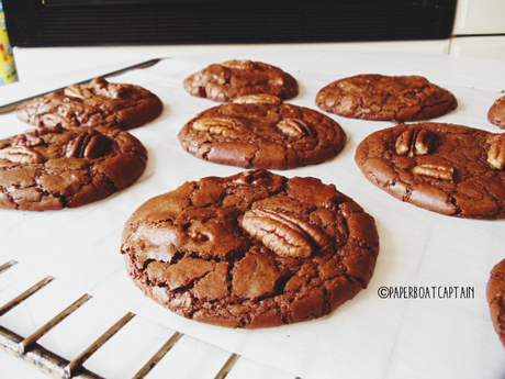 Outrageous chocolate cookies aux noix de pécan (Martha Stewart)