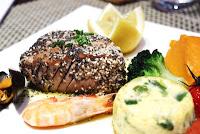 Julien - 75 008 Paris Julien - 75 008 Paris