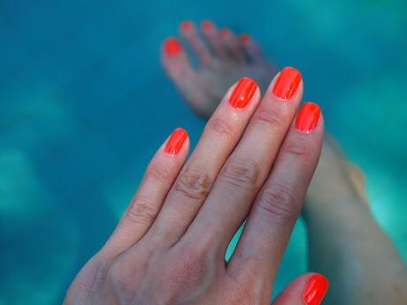 Défi du lundi: Let's get colourful with our nail polishes this summer!