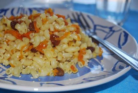 Pâtes au confit de carottes à l'ail & raisins secs Pâtes au confit de carottes à l'ail & raisins secs