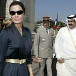 QATAR : du néant à l’être! Qatar's Emir Sheikh Hamad Bin Khalifa Al Thani attends a ceremony at the Arc de Triomphe in Paris