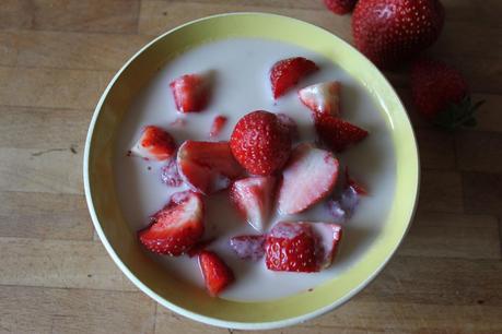Fraises en nage d'amandes Fraises en nage d'amandes