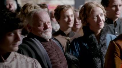 (Pilote UK) The White Queen : la guerre des Deux-Roses du point de vue des femmes thewhitequeenu_zpsedd0a222.jpg