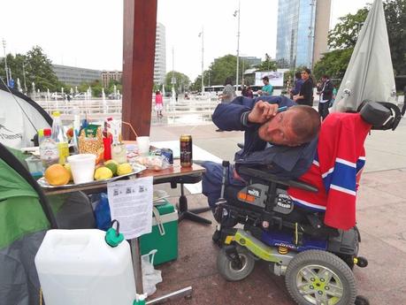 Il faut sauver le handicapé Eric Grassien (17) DSC06658-sssssssss.jpg