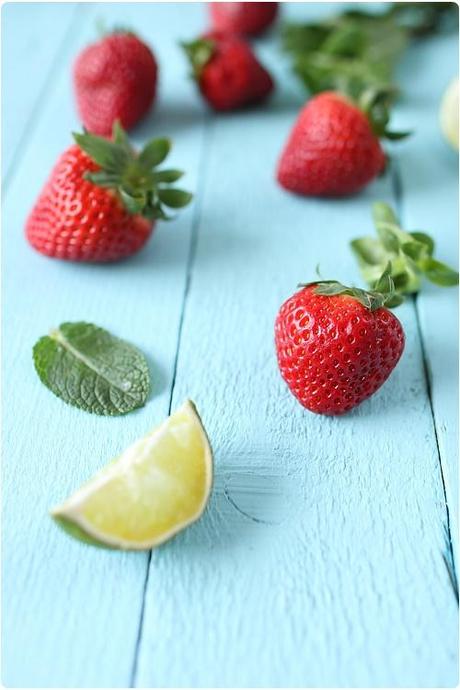Salade de mâche aux fraises et chèvre frais Salade de mâche aux fraises et chèvre frais