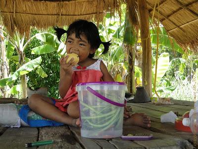 Petite Issan 5ans, épicurienne de naissance : Portrait Petite Issan 5ans, épicurienne de naissance : Portrait