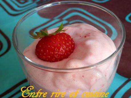 Mousse toute légère à la fraise (au robot) P7030007 sur Imagesia
