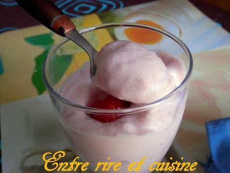 Mousse toute légère à la fraise (au robot) P7030008 sur Imagesia
