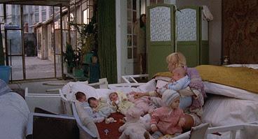 Chacun à son poste et rien ne va - Tutto a posto e niente in ordine, Lina Wertmüller (1974) Chacun à son poste et rien ne va - Tutto a posto e niente in ordine, Lina Wertmüller (1974)