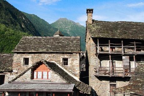 Les toits du village de Viganella, vallée d'Antrona