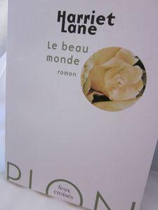 “L'espoir porte un costume de plumes.” IMG_8999