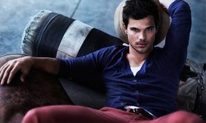 Taylor Lautner pour Bench 01 Taylor Lautner ou le jeune loup qui s’est transformé en homme !