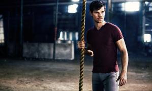 Taylor Lautner pour Bench 02 Taylor Lautner ou le jeune loup qui s’est transformé en homme !