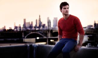 Taylor Lautner pour Bench 04 Taylor Lautner ou le jeune loup qui s’est transformé en homme !
