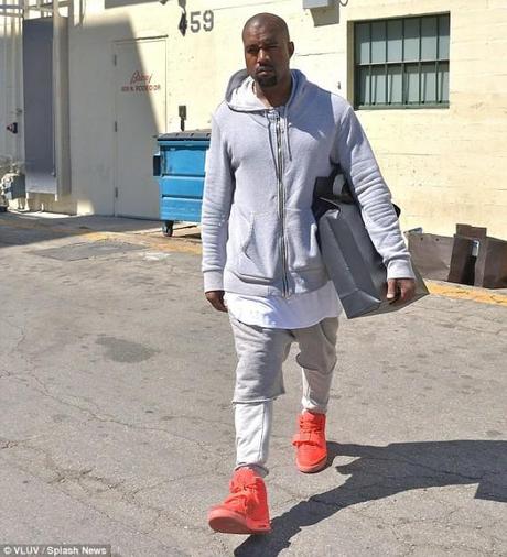 kanye-west-in-nike-air-yeezy-2-red-october-02-570x627