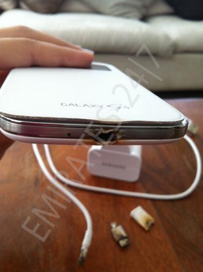Un Galaxy S4 prend feu lors d’une recharge téléchargement (2)
