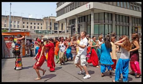 rafaela tanner,flash mob bollywood 2013