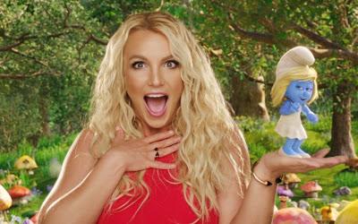 Clip: Britney Spears au pays des Schtroumpfs!