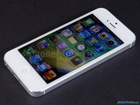 23 ans, tuée par son iPhone Apple-iPhone-5-Review-07
