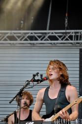 Une journée avec Half Moon Run aux Vieilles Charrues Une journée avec Half Moon Run aux Vieilles Charrues