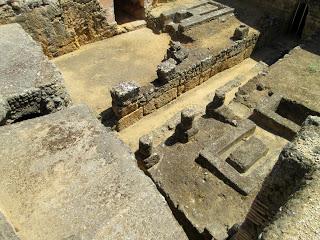 Carmo la romaine (2) Carmo la romaine (2)