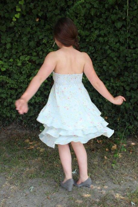 Des fleurs, des papillons, des volants… la robe parfaite ! Robe bustier fleurie burda 122 - mai 2013 - les lubies de louise (12 sur 13)