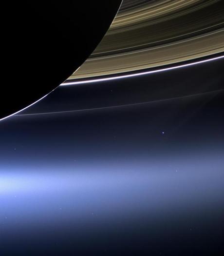 La Terre vue de Saturne Saturn-EarthMoon