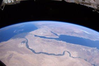 L'aridité de la vallée antique finira-t-elle aujourd'hui par la disparition finale du Nil ?... en Égypte ancienne ! http://www.secours-catholique.org/local/cache-vignettes/L350xH233/nat_14151356-19263.jpg