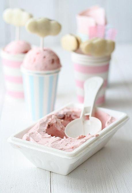 Ice Cream and cloud macaroons.