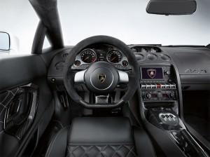 Location insolite de la semaine: la Lamborghini! Location insolite de la semaine: la Lamborghini!