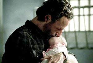 The Walking Dead : Un bébé zombie dans la saison 4 ? The Walking Dead : Un bébé zombie dans la saison 4 ?