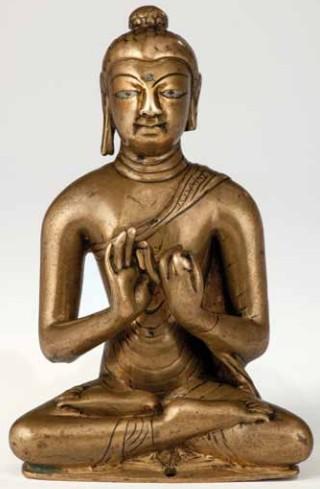 Art sacré du Tibet, à la Fondation Pierre Bergé – Yves Saint-Laurent (Paris 16) Buddha Sakyamuni - Laiton incrusté d’argent Kasmir Première moitié du VIIIe siècle