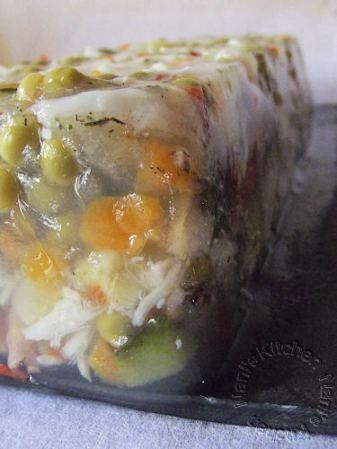 Terrine de poisson et petits légumes en gelée terrine poisson legumes (1)