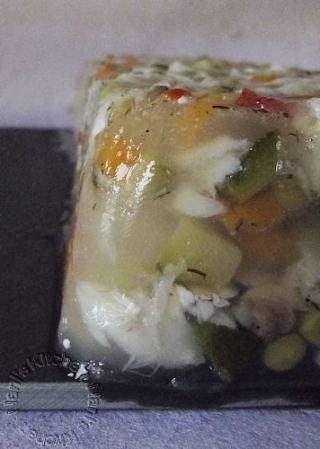 Terrine de poisson et petits légumes en gelée terrine poisson legumes (3)