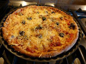 Ma tarte à la tomate, must de l'été Pizza 008