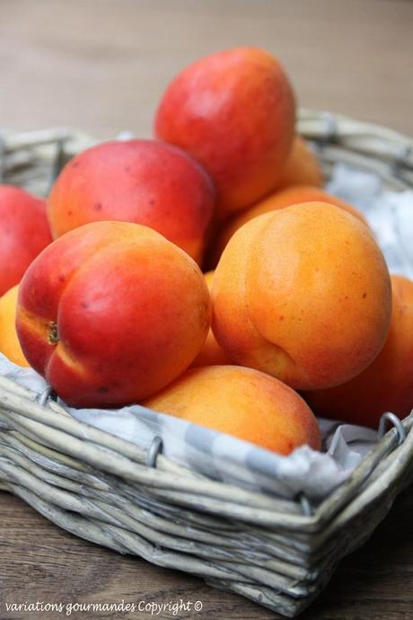 Tarte fondante aux abricots, miel, amandes et pistaches Tarte fondante aux abricots, miel, amandes et pistaches