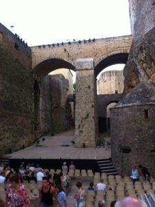 Les fossés de Bonaguil : un décor dépouillé pour Shakespeare photo