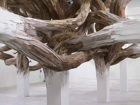 Henrique Oliveira : un nœud au Palais de Tokyo henrique-oliveira-baitogogo-designboom-07