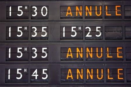 Les 10 arnaques de l’été (1/2) LE TRAFIC AÉRIEN FORTEMENT PERTURBÉ À ORLY