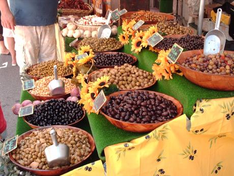 Les 10 arnaques de l’été (1/2) marche-provence-olives
