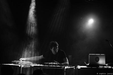 Superpoze : concentré Superpoze28Feb201381copysophiejarry zps03eba3da INTERVIEW SUPERPOZE | IL FAUT JOUER DES MORCEAUX INSTRUMENTAUX ET DÉSTRUCTURÉS AUX VIEILLES CHARRUES