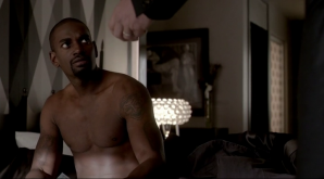 Critiques Séries : Ray Donovan. Saison 1. Episode 6. Housewarming. vlcsnap-2013-08-05-21h00m28s173.png