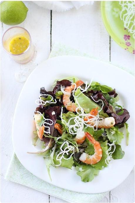 Salade de gambas aux vermicelles de riz croustillants, vinaigrette passion Salade de gambas aux vermicelles de riz croustillants, vinaigrette passion