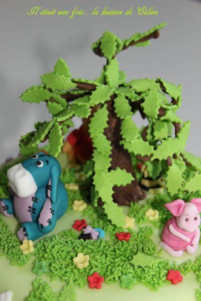 Gateau Winnie l'ourson et ses amis 2 { gâteau pâte à sucre } il_etait_une_fois