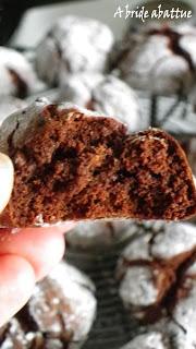 Craquelés à l'huile d'olive et au chocolat très noir Craquelés à l'huile d'olive et au chocolat très noir