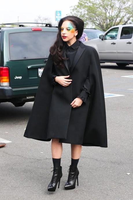 La Fashion Obsession du jour : Lady Gaga et son nouveau dressing made in Saint Laurent...