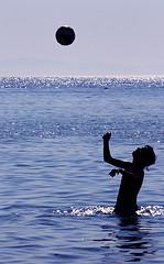 L'Amour dans ses Plus Beaux Habits/La Mer en Chien de Fusil L'Amour dans ses Plus Beaux Habits/La Mer en Chien de Fusil