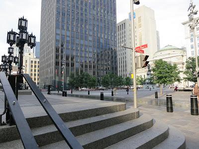 PLACE D'ARMES DE MONTRÉAL PLACE D'ARMES DE MONTRÉAL